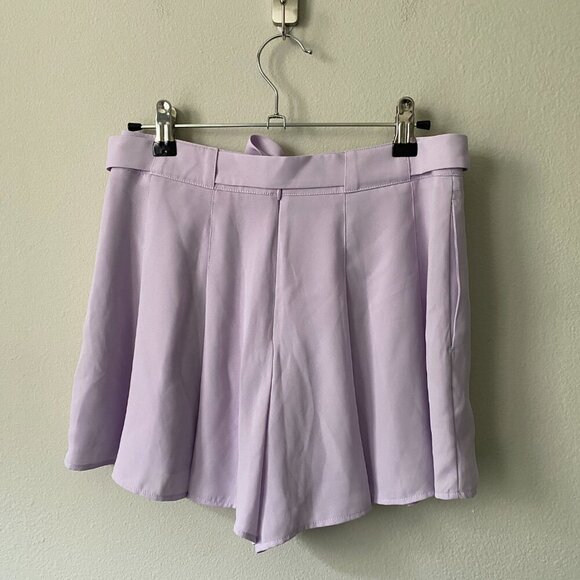 Aritzia Sunday Best | EUC High Waisted Flowy Westley Shorts in Lavender Size 4 - Picture 5 of 9